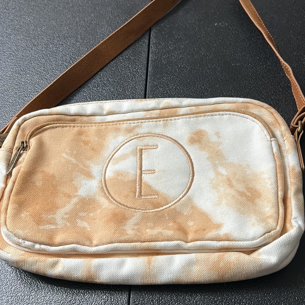 All Zipped Up Crossbody Pursed - Picture 3 of 10